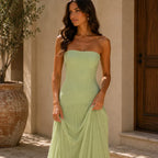 Elegante vestido largo de invitada de boda y de ceremonia con escote palabra de honor y drapeado | Maxi