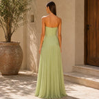 Elegante vestido largo de invitada de boda y de ceremonia con escote palabra de honor y drapeado | Maxi