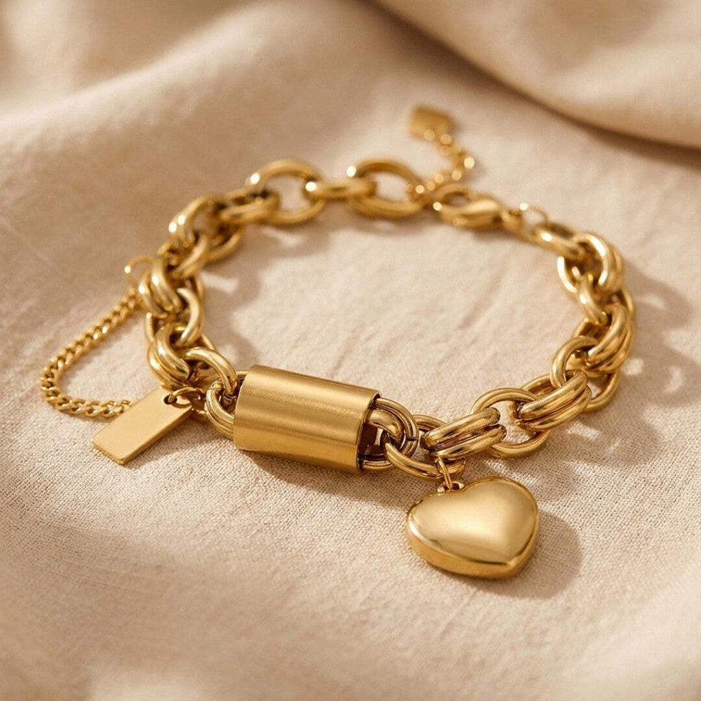 Pulsera de Eslabones con Corazón Dorado