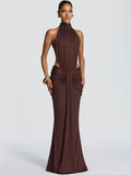 Elegante vestido largo de invitada de boda con cuello halter y espalda descubierta | Maxi