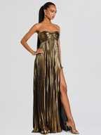 Elegante vestido largo palabra de honor de invitada de boda plisado con abertura alta | Maxi