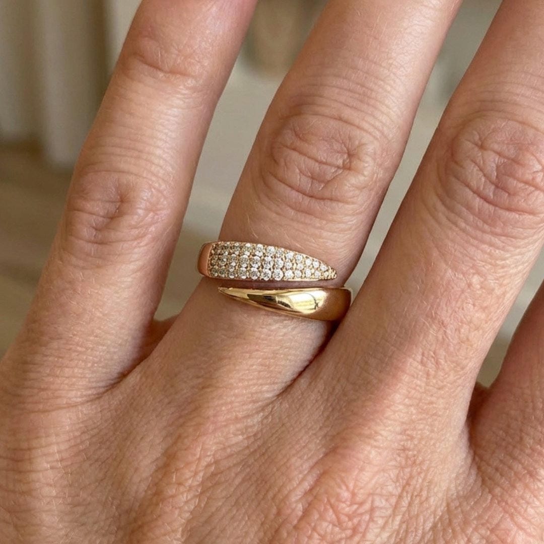 Anillo Envolvente Cruzado Estilizado