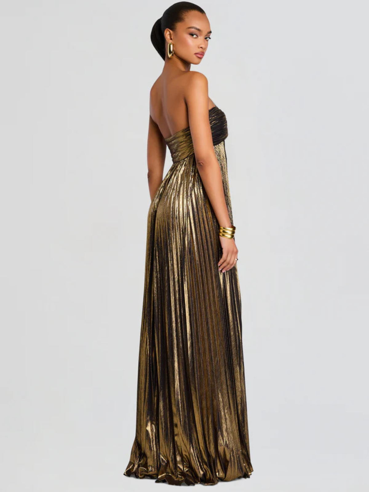 Elegante vestido largo palabra de honor de invitada de boda plisado con abertura alta | Maxi
