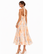 Elegante vestido largo de fiesta y de invitada de boda con cuello halter y estampado de acuarela | Maxi