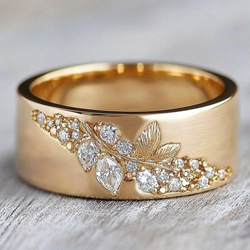 Anillo de Hoja Exquisito con Circonita Incrustada en Oro
