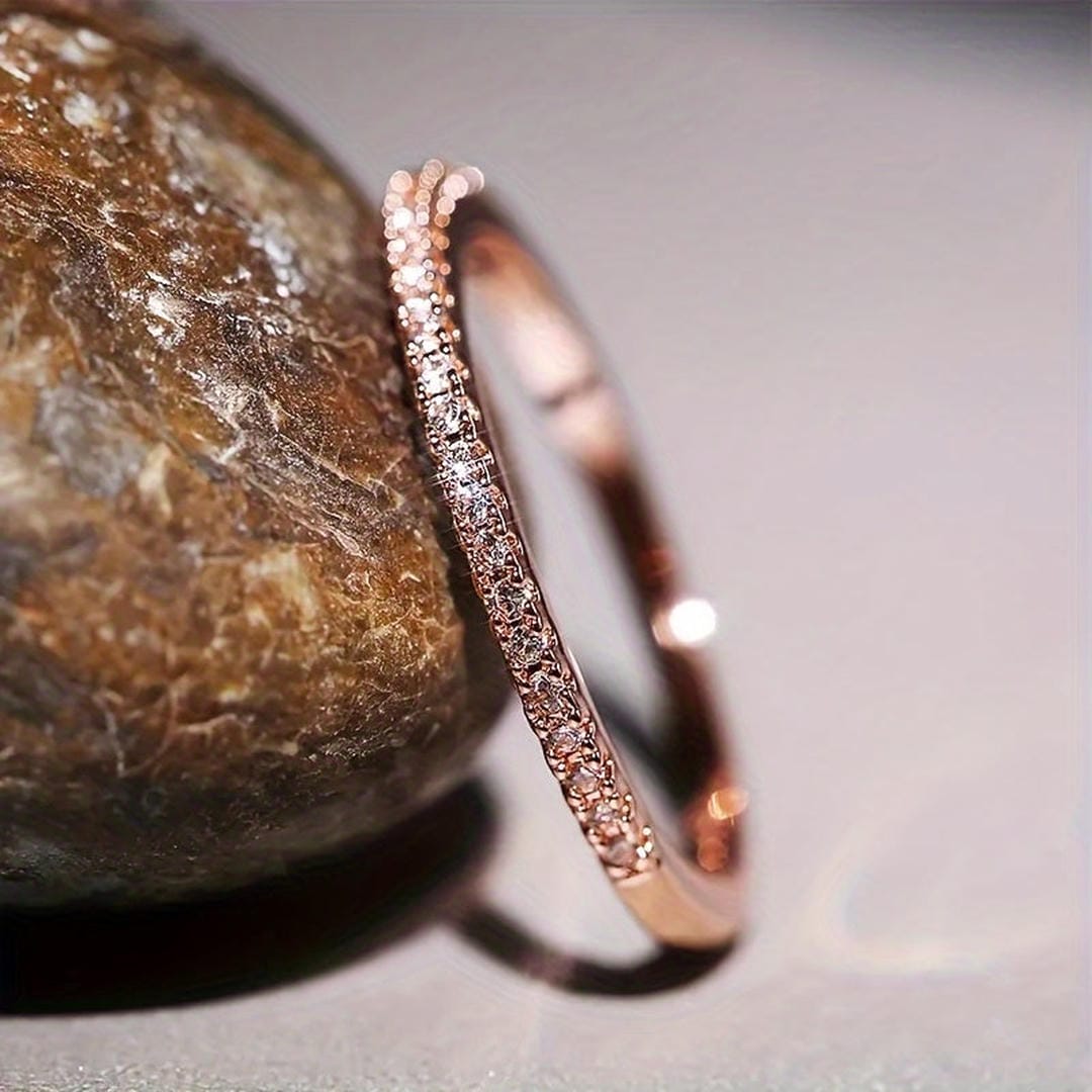 Anillo Minimalista Elyse con Circonita