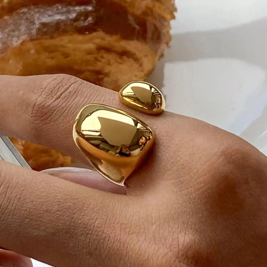 Anillo Minimalista Flow en Oro