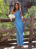 Elegante vestido de fiesta de invitada de boda con un hombro y abertura lateral | Maxi