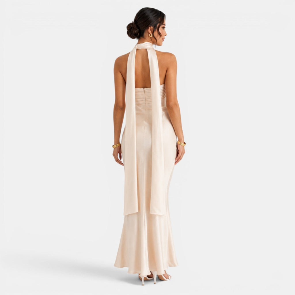 Elegante vestido largo de fiesta de invitada de boda con detalles de encaje y brillo sutil | Maxi