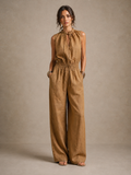 Zenaide | Mono color camel con cuello alto anudado y perneras anchas
