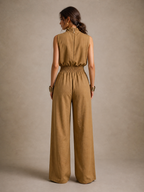 Zenaide | Mono color camel con cuello alto anudado y perneras anchas