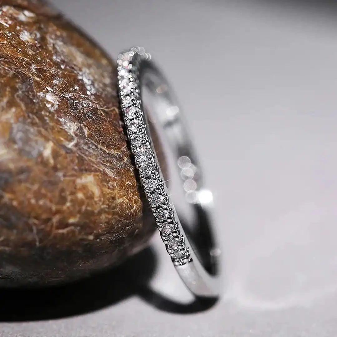 Anillo Minimalista Elyse con Circonita