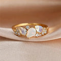 Anillo Vintage de Piedra Luna Dorado