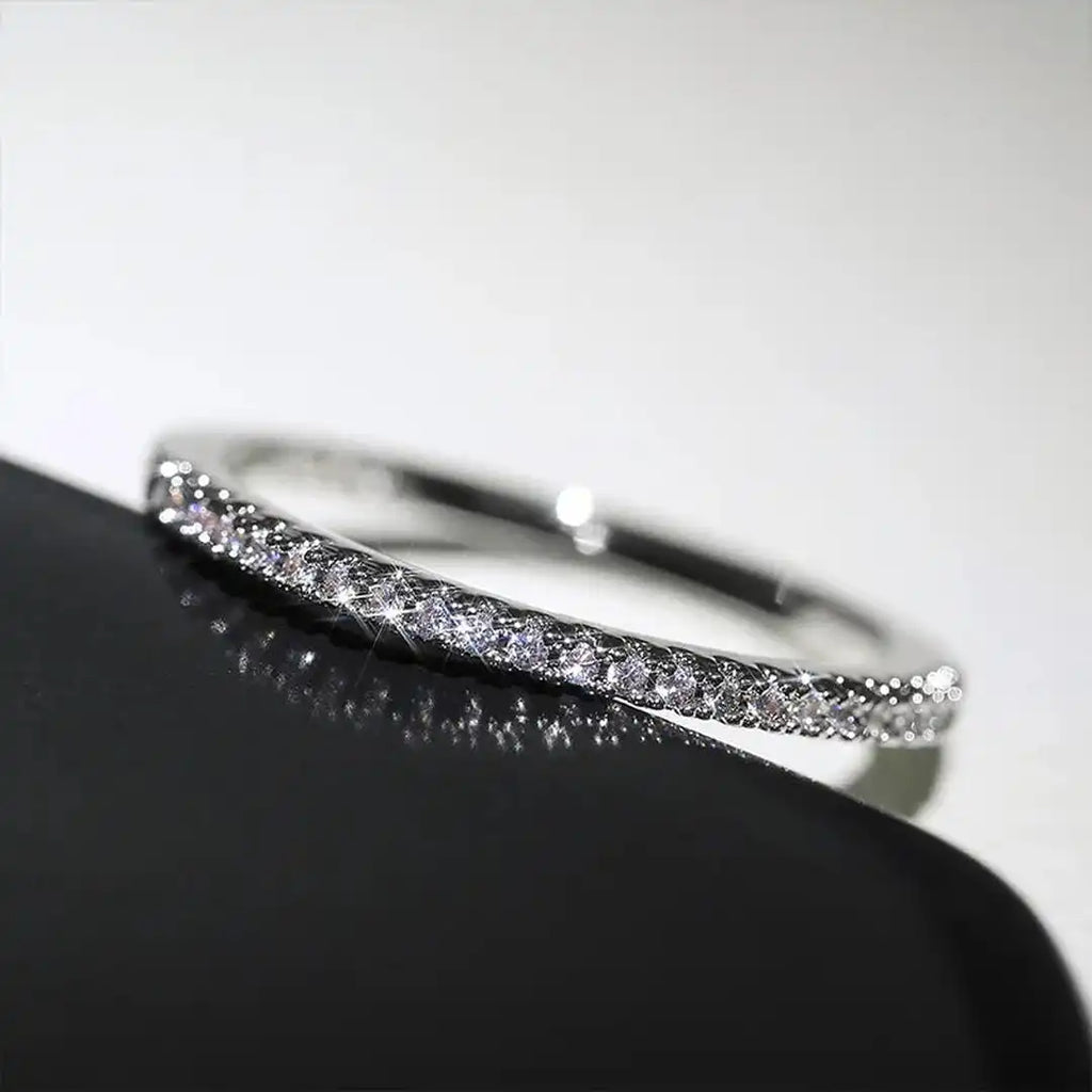 Anillo Minimalista Elyse con Circonita