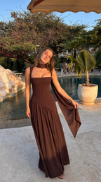 Vestido largo de invitada con escote cuadrado y abertura para mujer