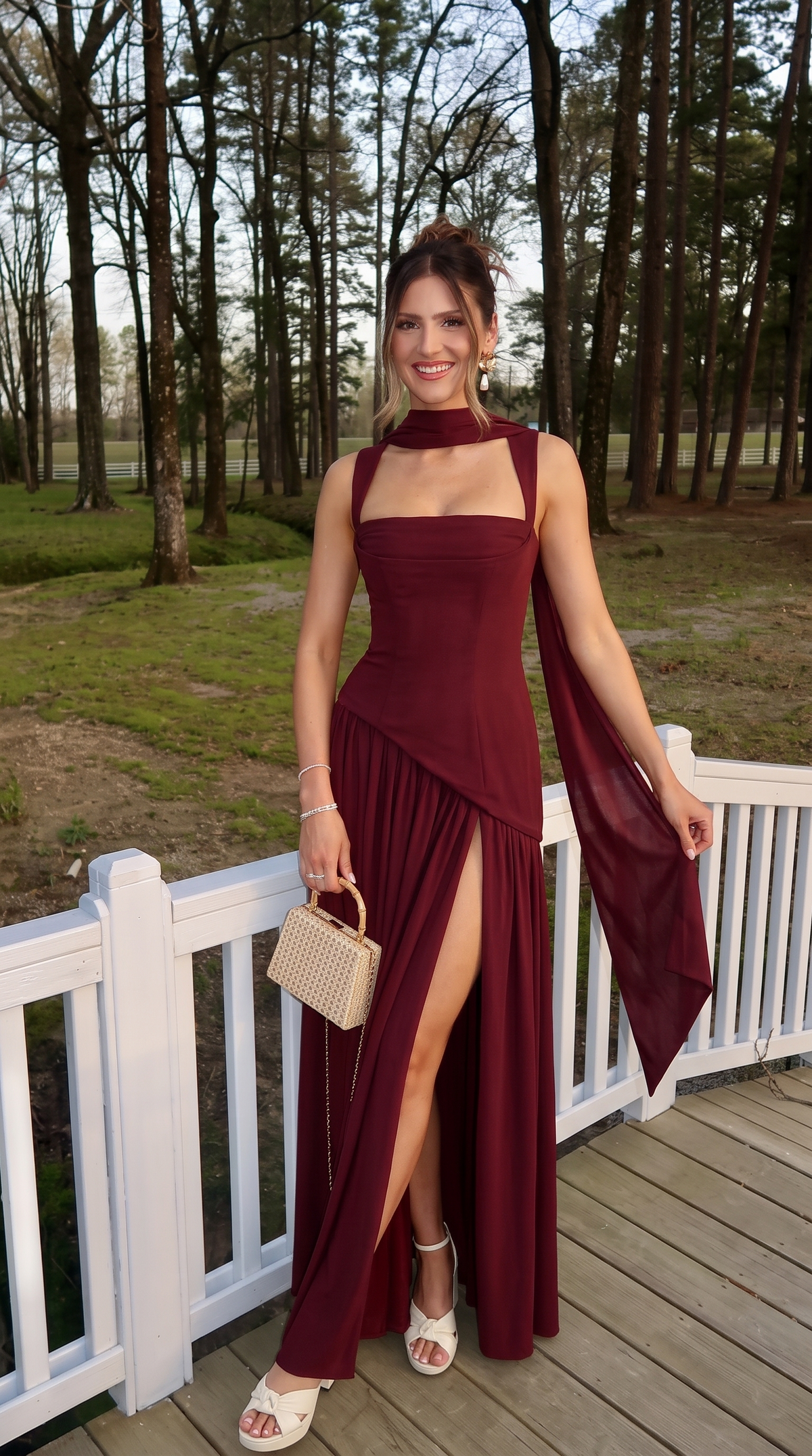 Vestido largo de invitada con escote cuadrado y abertura para mujer