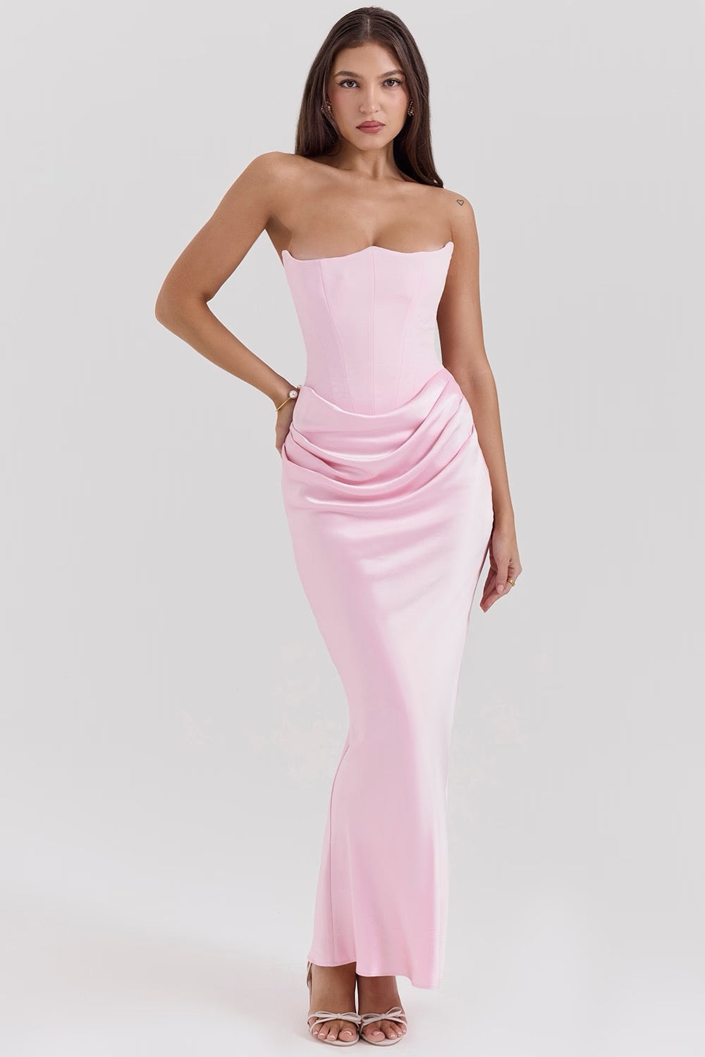 Vestido largo de invitada de boda con corsé para mujer