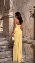 Vestido largo fruncido de invitada con abertura frontal para mujer