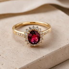 Anillo Statement de Halo con Aire de Herencia