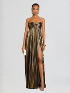 Elegante vestido largo palabra de honor de invitada de boda plisado con abertura alta | Maxi