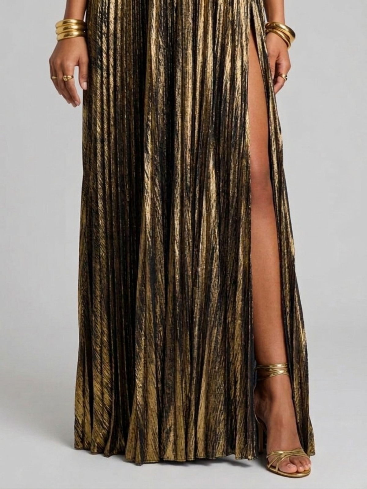 Elegante vestido largo palabra de honor de invitada de boda plisado con abertura alta | Maxi