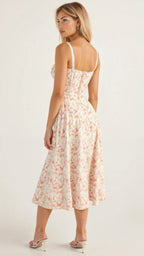 Refinado vestido midi de fiesta de invitada de boda con cuerpo de corsé y falda fluida | Midi