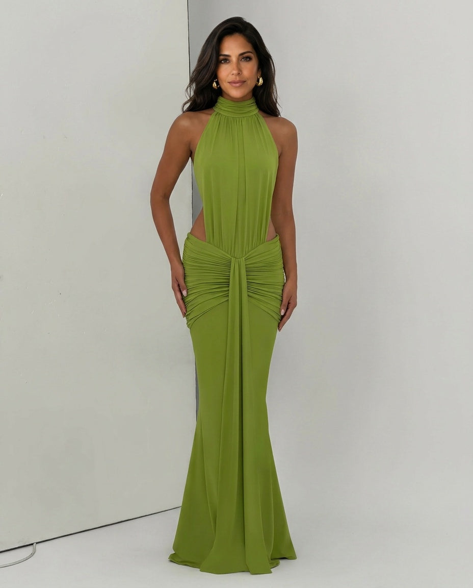 Vestido largo de invitada de boda con cuello halter