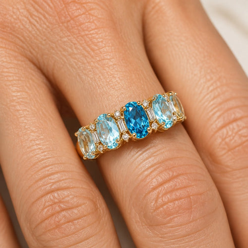 Anillo de Banda con Acentos Ovalados Alternos
