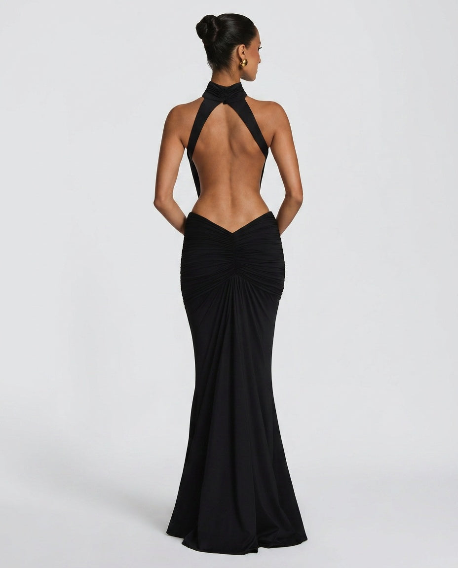 Vestido largo de invitada de boda con cuello halter