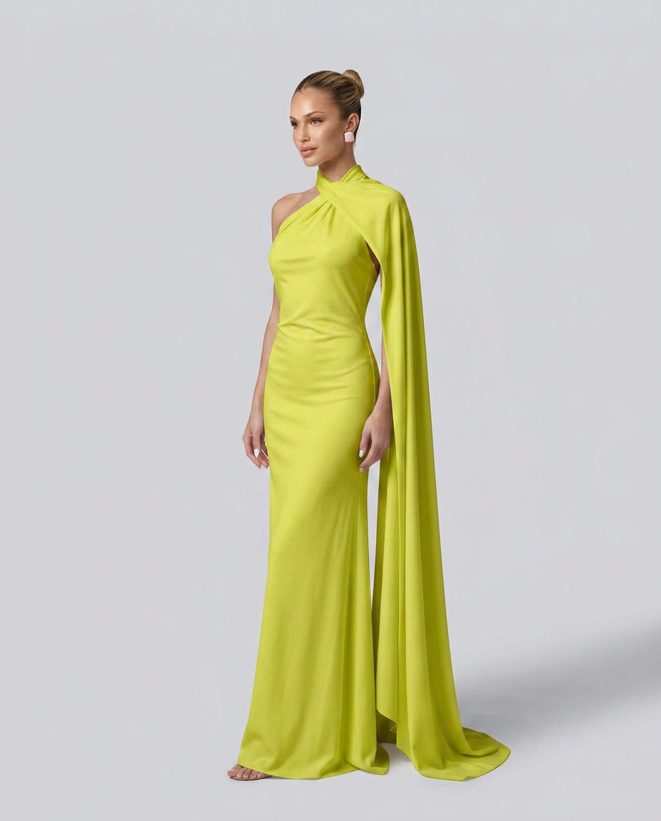 Vestido largo drapeado de invitada con un solo hombro