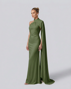 Vestido largo drapeado de invitada con un solo hombro