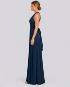 Vestido largo cruzado de invitada de boda con cuello halter