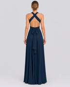 Vestido largo cruzado de invitada de boda con cuello halter