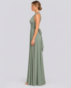 Vestido largo cruzado de invitada de boda con cuello halter