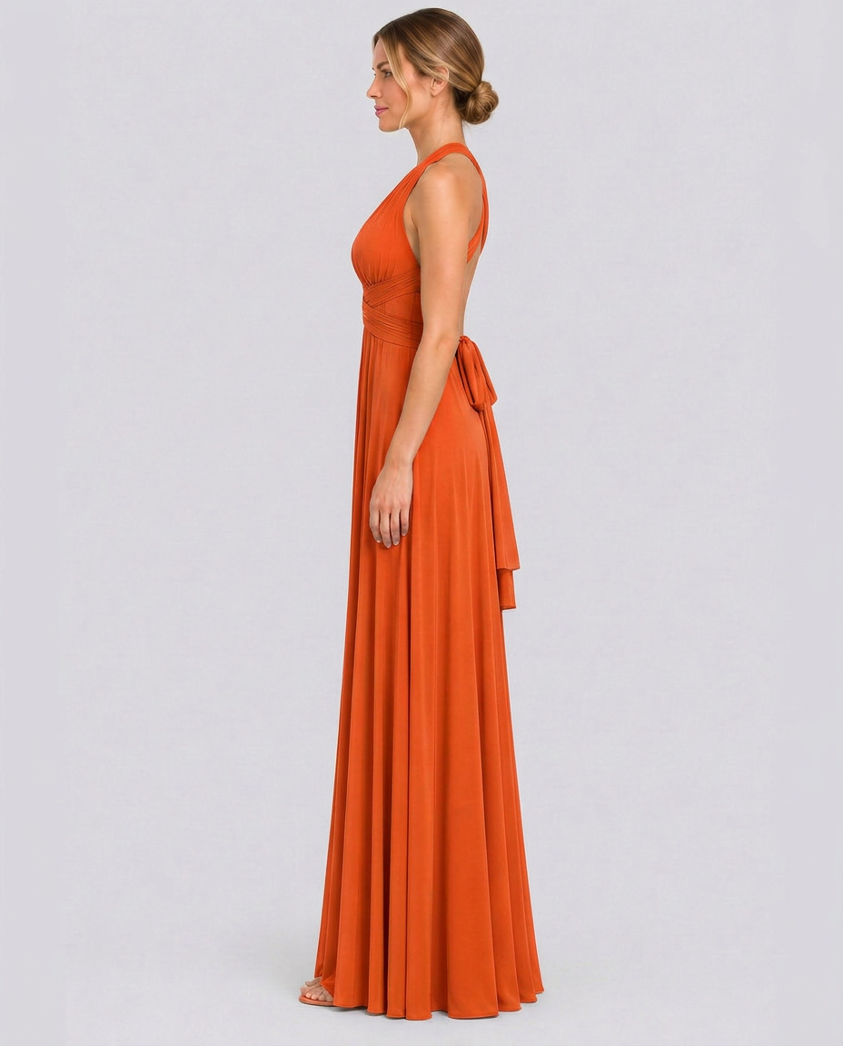 Vestido largo cruzado de invitada de boda con cuello halter