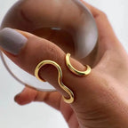 Anillo Ajustable de Encanto Dorado