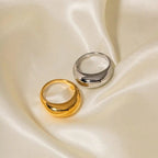 Anillo de Arco Dorado Intemporal