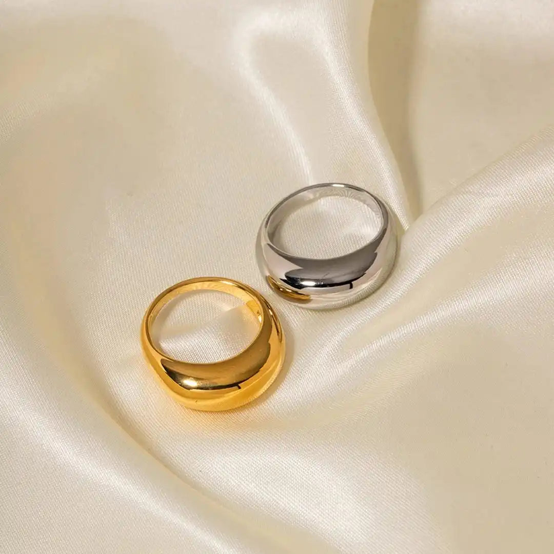 Anillo de Arco Dorado Intemporal