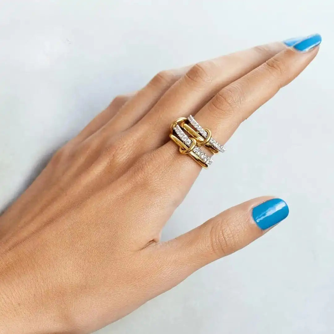 Set de Anillos Entrelazados con Circonita