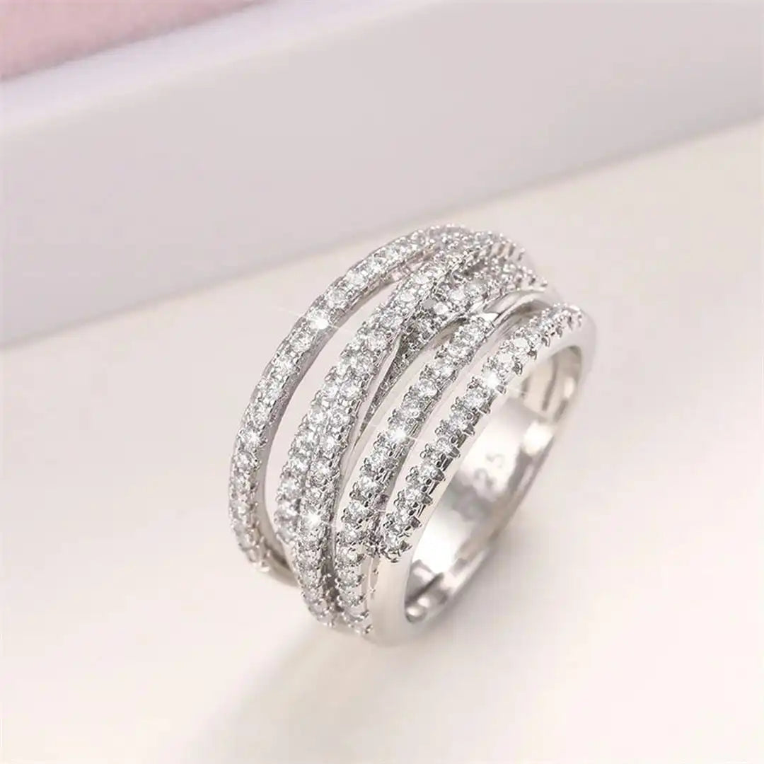 Anillo de Cruz con Circonita en Capas