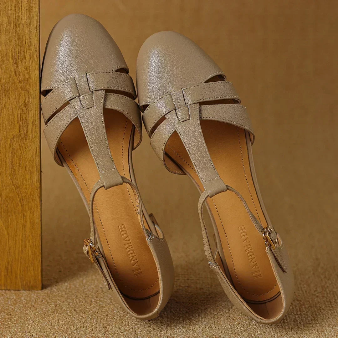 JOAN | BAILARINAS ATEMPORALES CON TIRA EN T