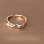 Anillo Clásico de Cruz y Nudo