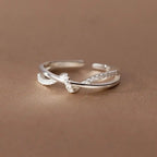 Anillo Clásico de Cruz y Nudo