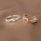 Anillo Clásico de Cruz y Nudo