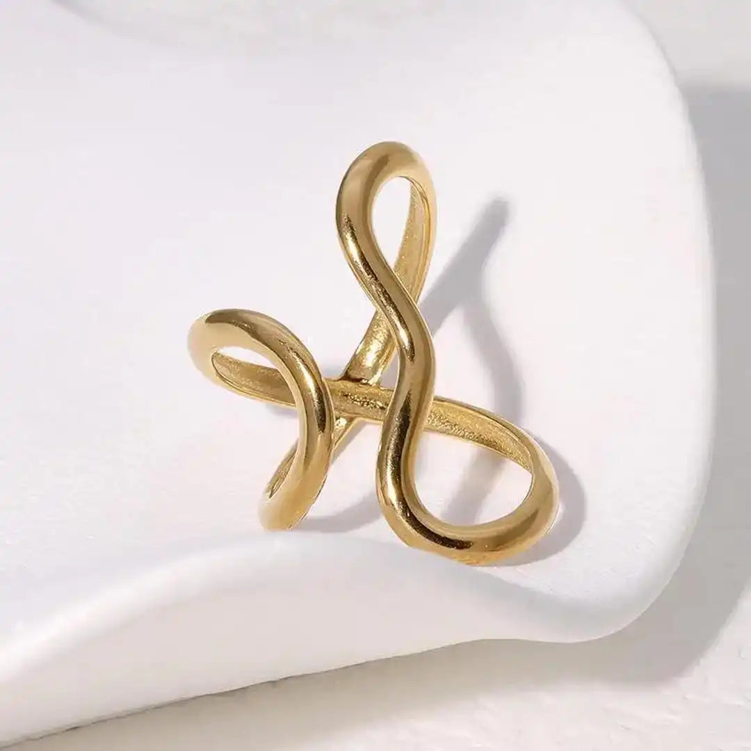 Anillo Ajustable de Encanto Dorado