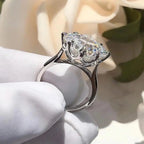 Anillo Dorado de Circonita Cúbica Intemporal