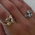 Anillo Cluster de Cinco Piedras en Forma de Lágrima