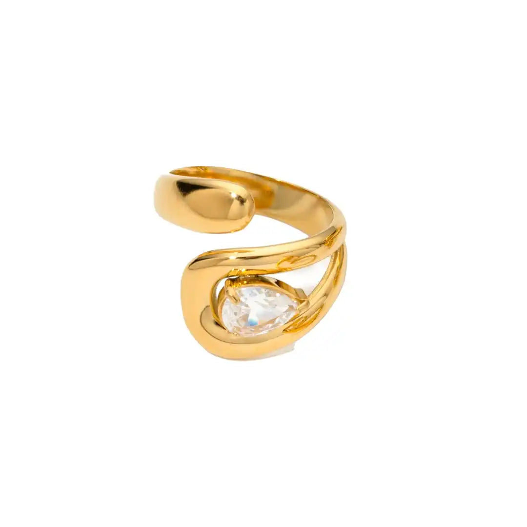 Anillo Atemporal de Circonita en Forma de Gota en Oro