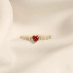 Anillo de Banda con Piedra de Corazón y Acentos Marquesa