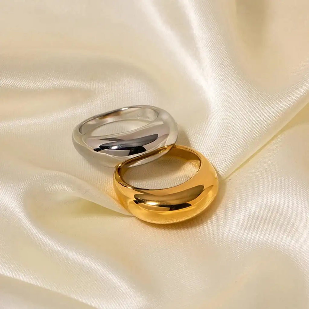 Anillo de Arco Dorado Intemporal